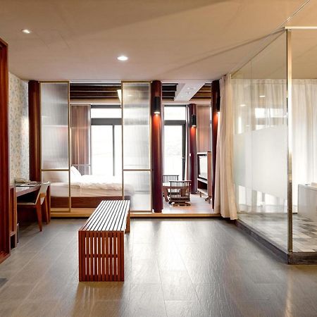 Tian Xia Ju Motel Yilan Eksteriør billede