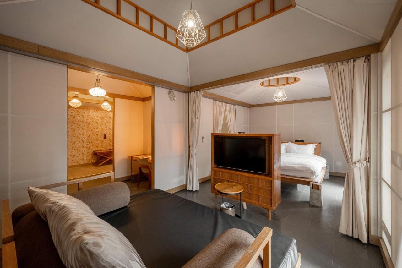 Tian Xia Ju Motel Yilan Eksteriør billede