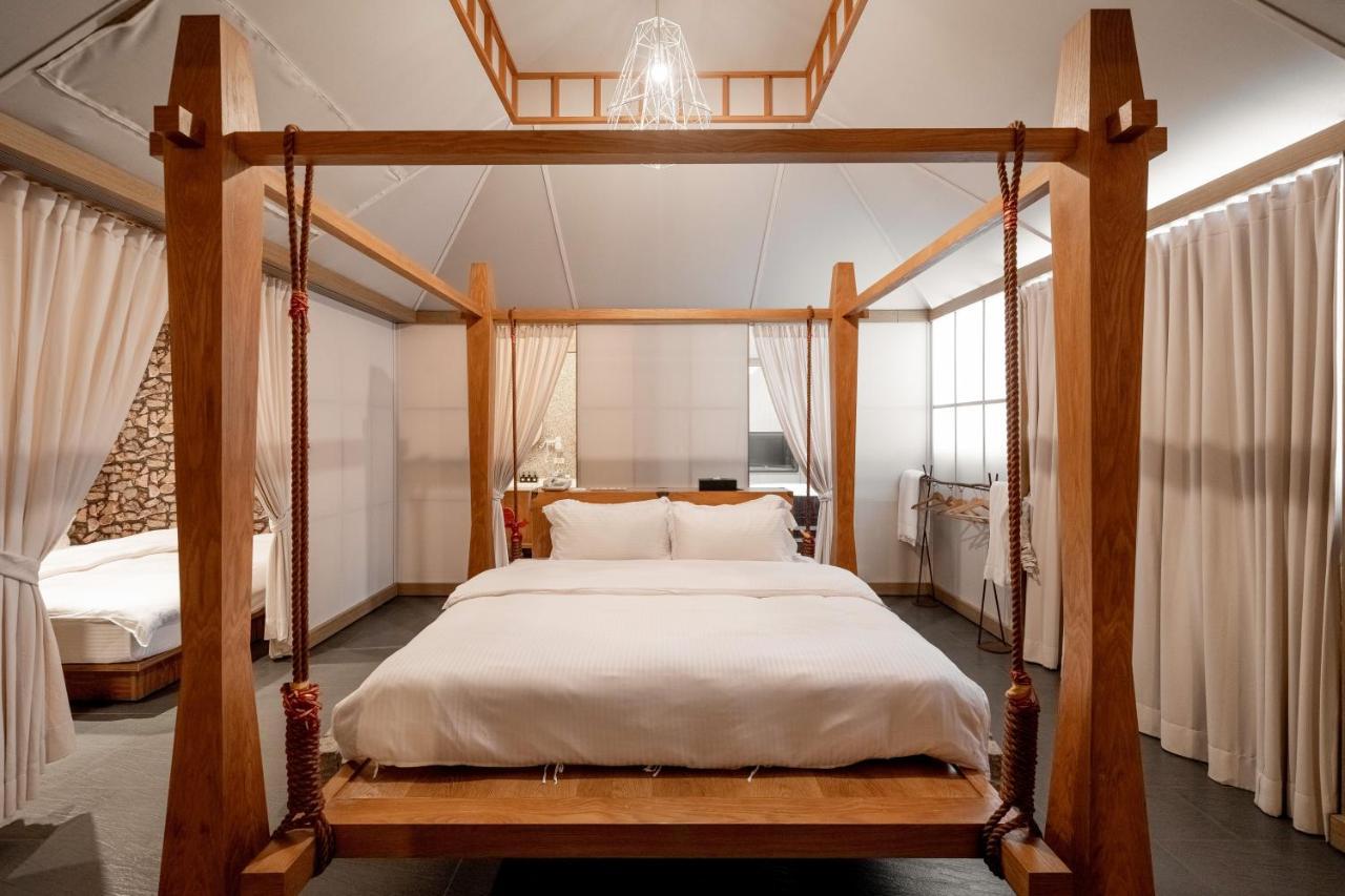 Tian Xia Ju Motel Yilan Eksteriør billede