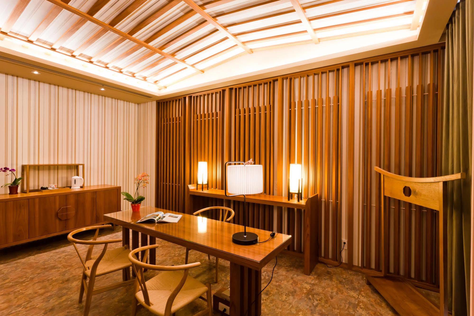 Tian Xia Ju Motel Yilan Eksteriør billede
